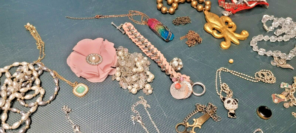 Used Jewlery Lot - Image 7