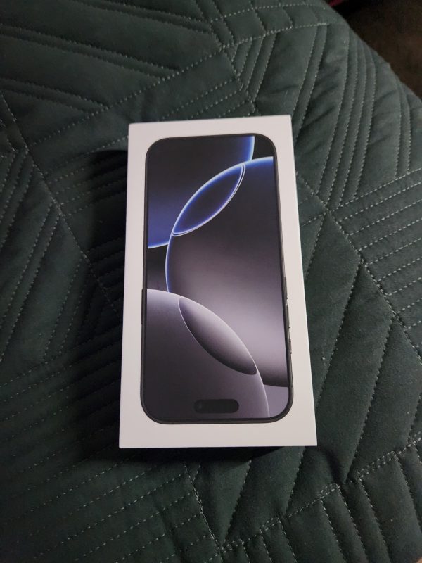 Apple iPhone 16 Pro - 128 GB - Black Titanium (Unlocked)