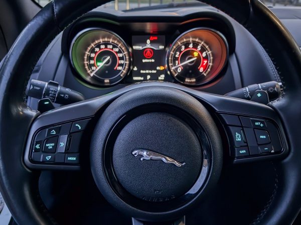 2017 Jaguar F-TYPE Base - Image 10